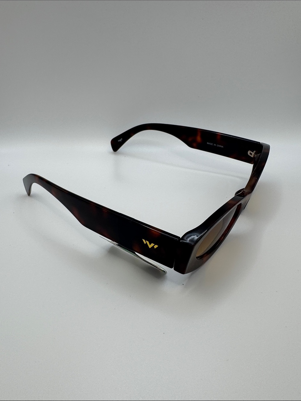 Tortoiseshell Women's Sunglasses - Brown Lenses - Picture 3 of 9